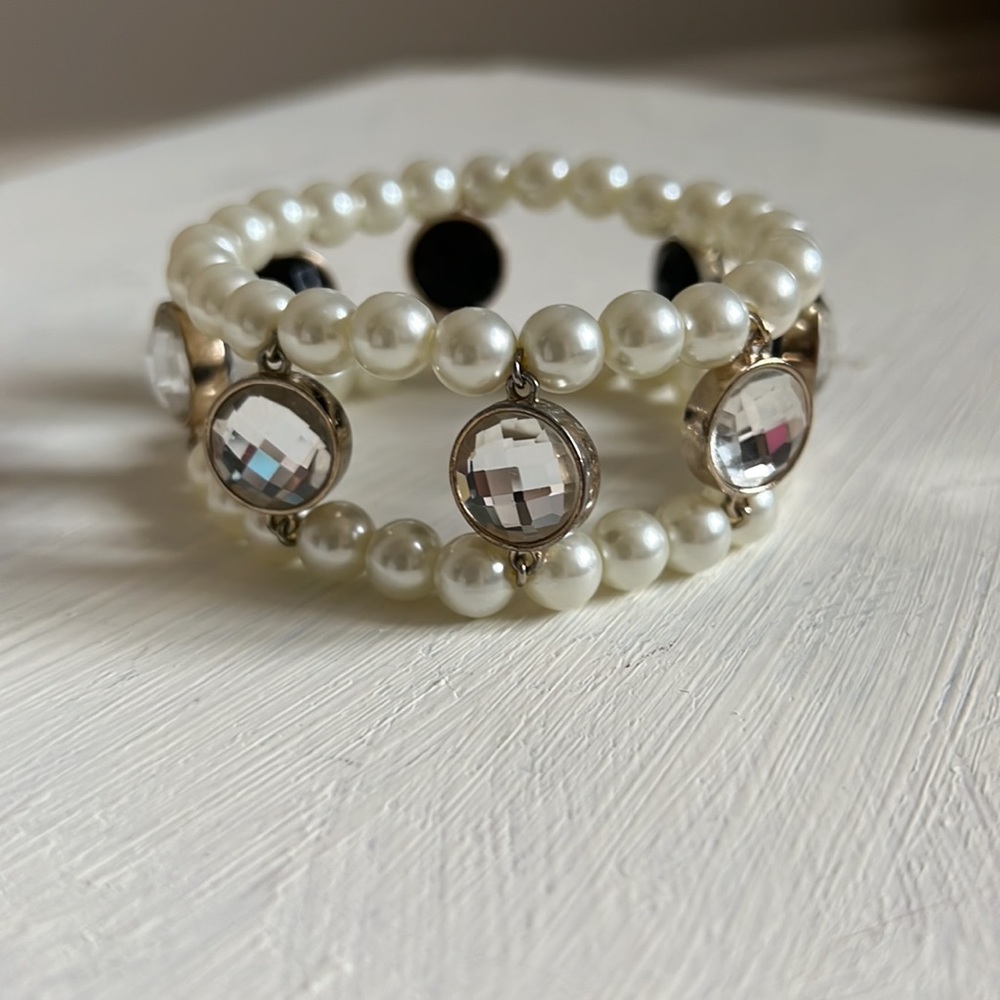White House Black Market Pearl Reversible black Clear Stone Stretch Bracelet - Picture 3 of 4